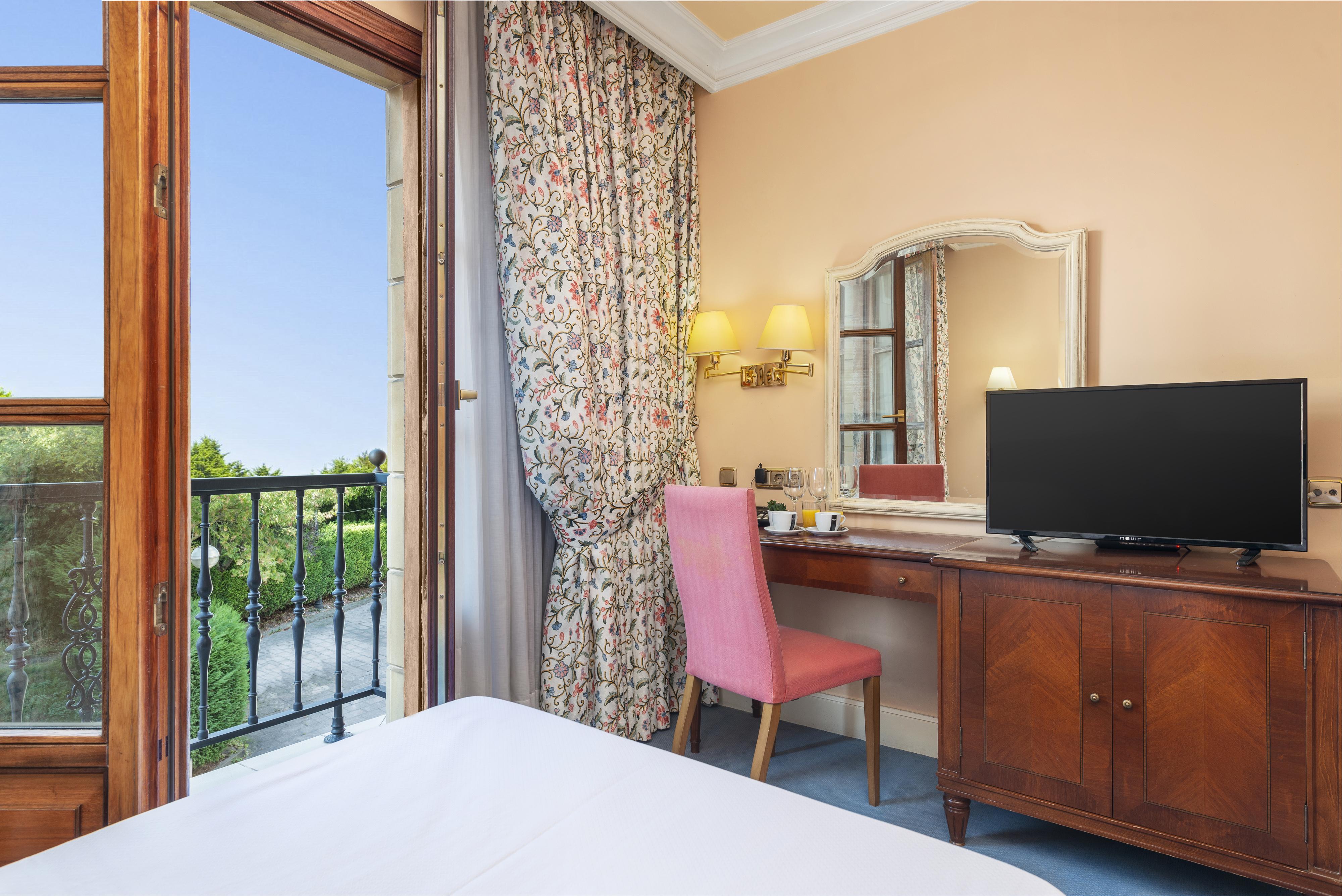 Tryp Bilbao Sondika Hotel Exterior foto