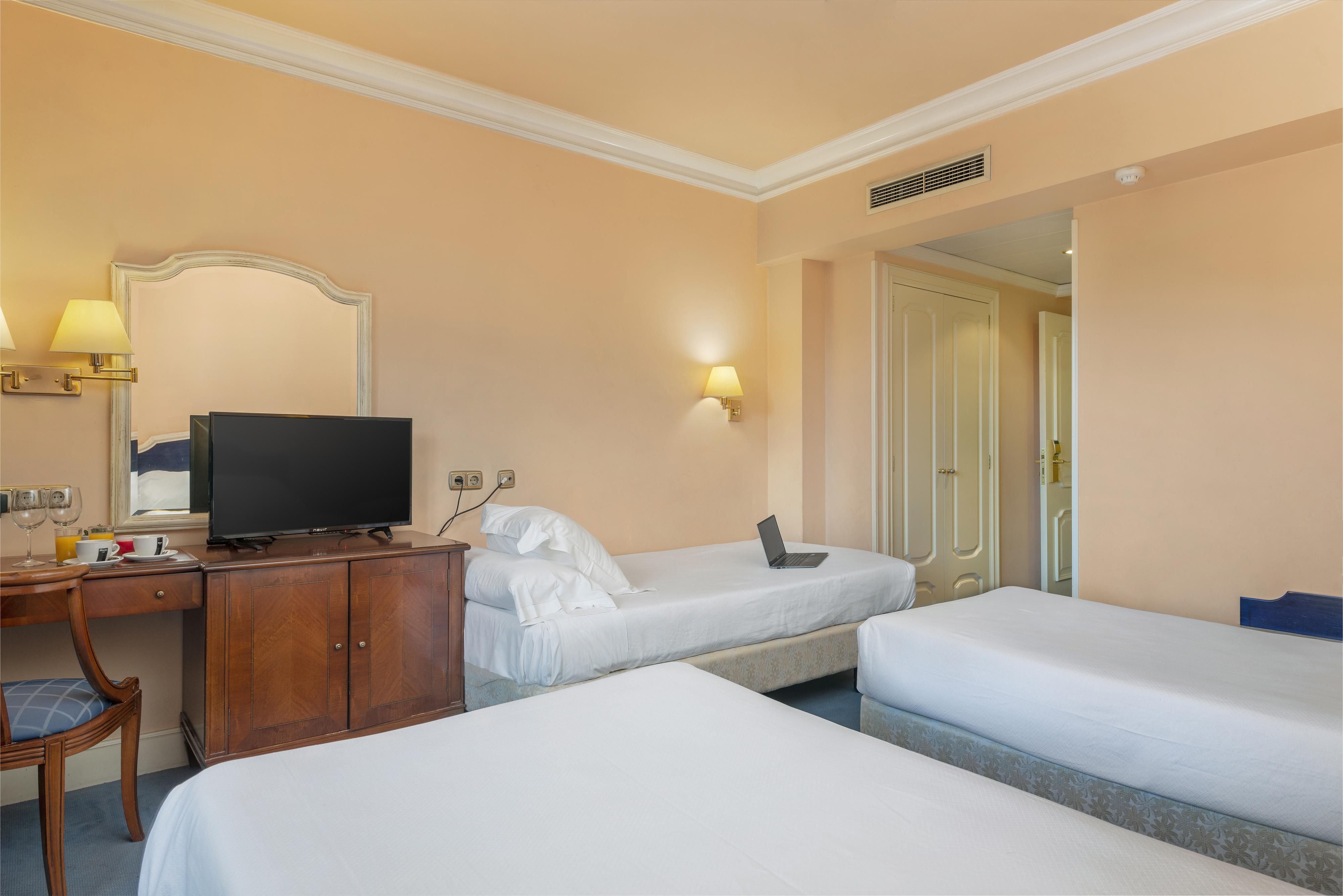 Tryp Bilbao Sondika Hotel Exterior foto
