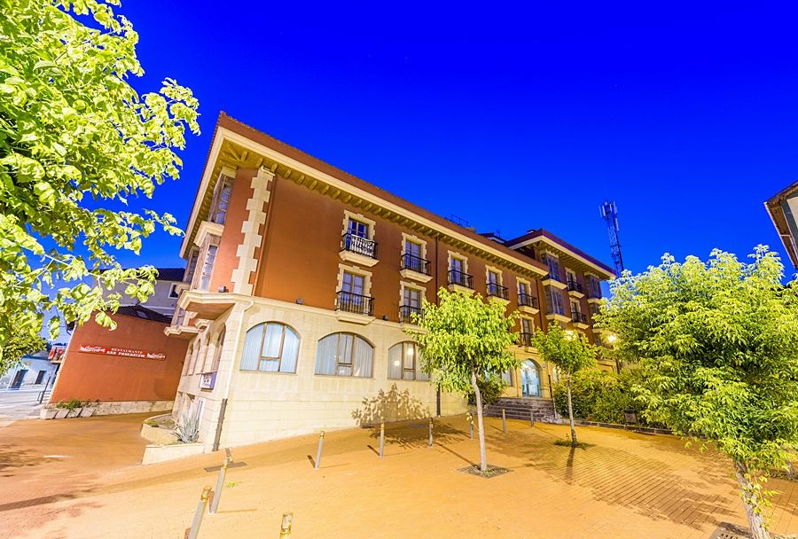 Tryp Bilbao Sondika Hotel Exterior foto